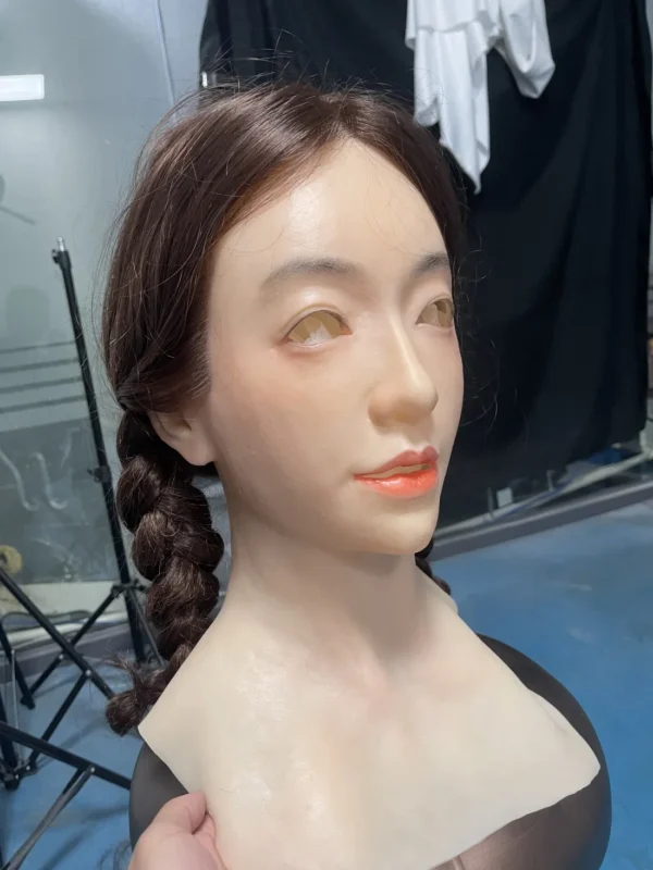 Mary's beautiful mask - Image 2