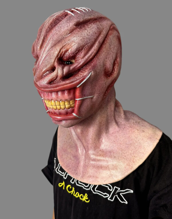 TERRIFYING ALIEN SILICONE MASK, PERFECT FOR COSPLAY, HALLOWEEN, HORROR PARTIES & MOVIE ROLES - Image 5